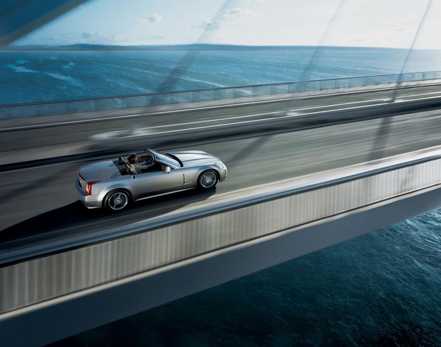  Cadillac XLR Roadster 2004 года  (фото 8 из 128)